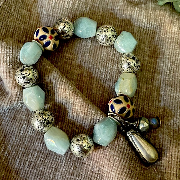 Handmade stretch bracelet - Picture 1 of 4